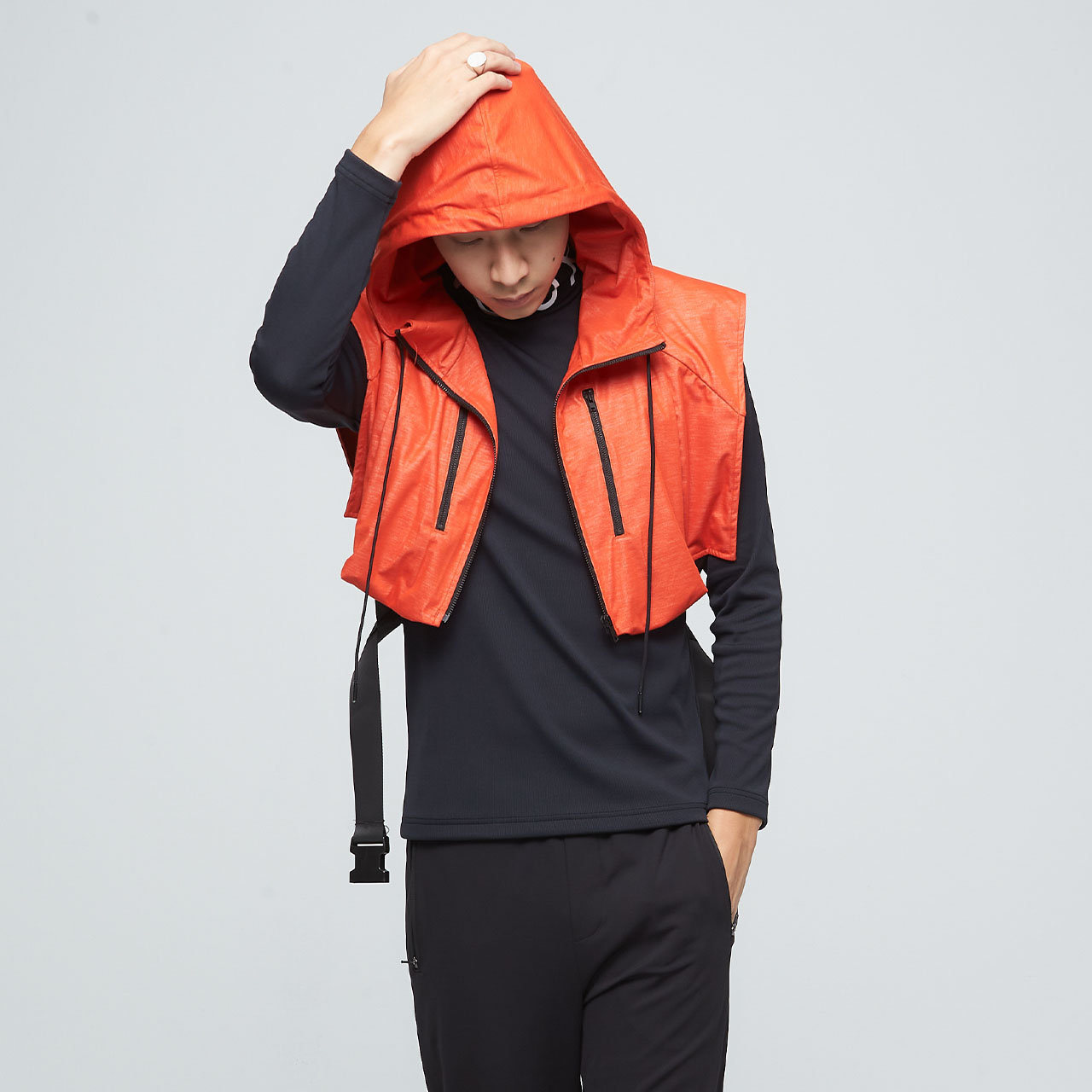 防潑水造型連帽短版背心【多色】