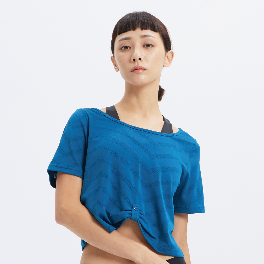 SPORTSWEAR - 運動短版上衣【多色】
