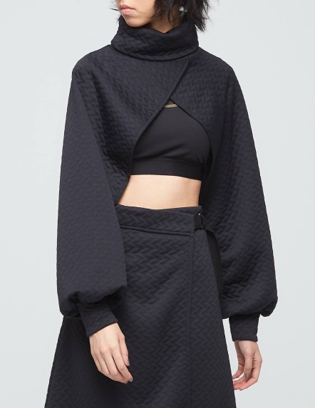 COZEE-高領線性緹花鋪棉罩衫【兩色】