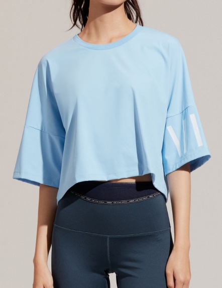 涼感圓領落肩短版上衣【多色】